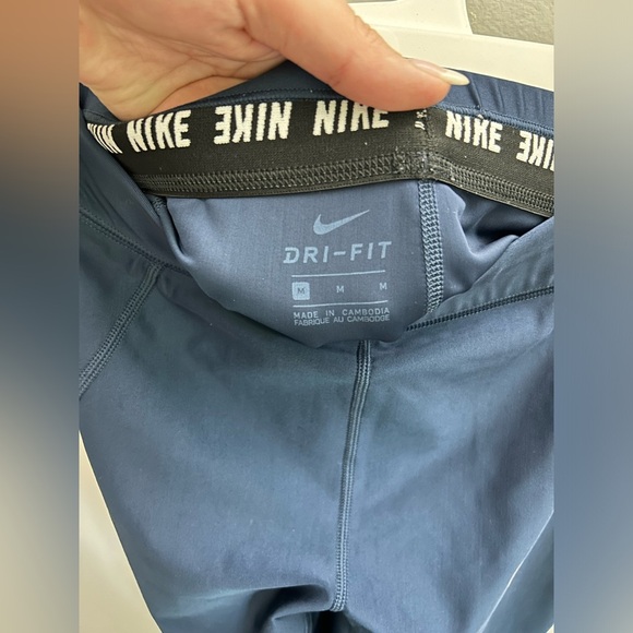 Nike Blue Athletic Leggings - Picture 2 of 6